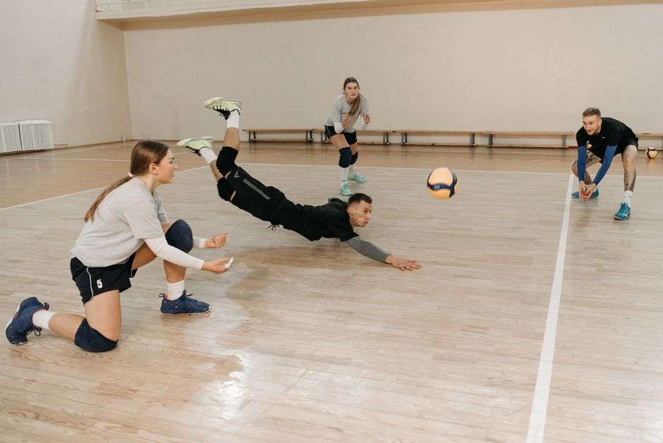 young volleyball player agility ladder training